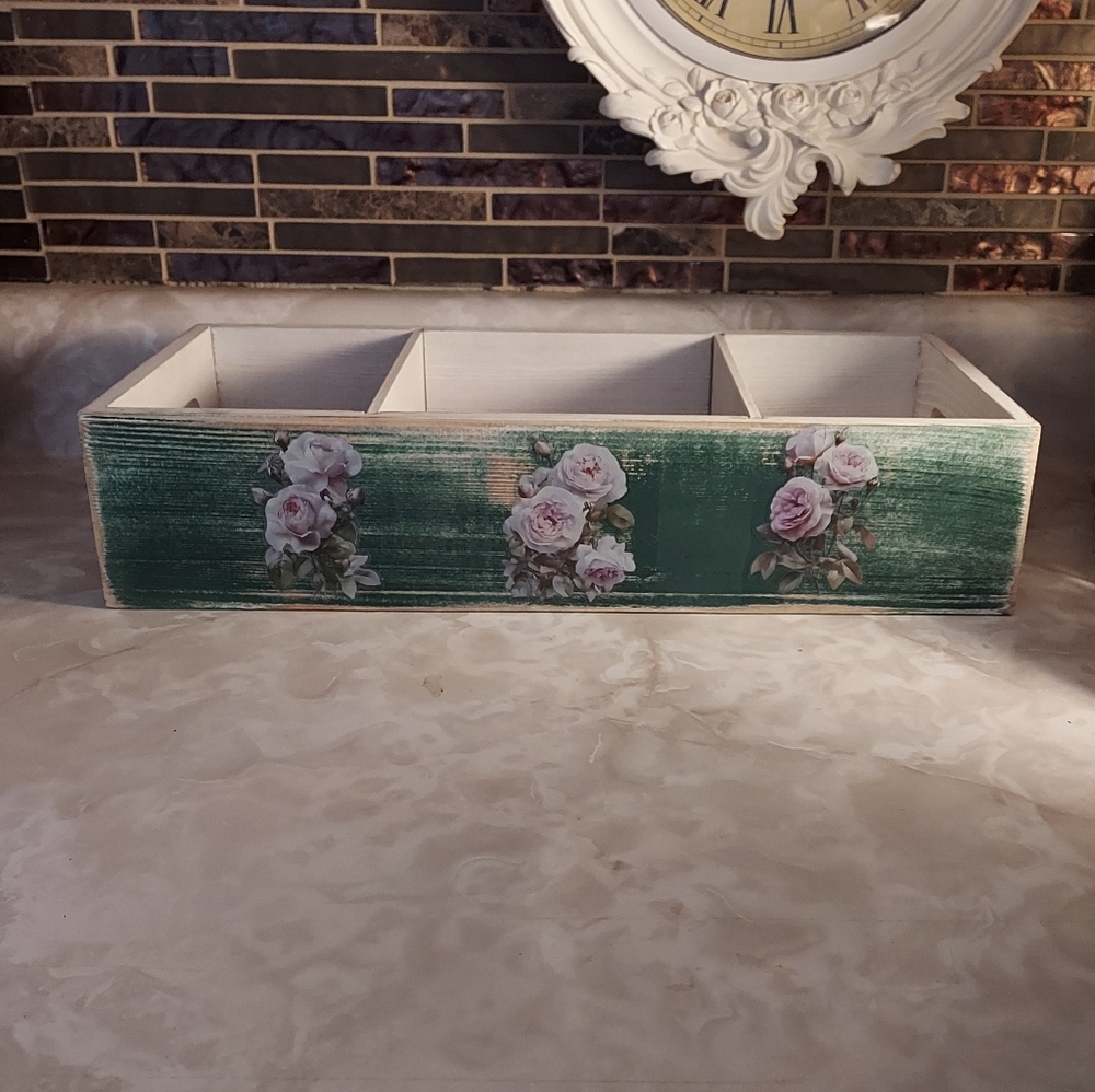 14" Farmhouse White Floral Wood Basket  Removable Dividers       3.2" T x 6.5" W
